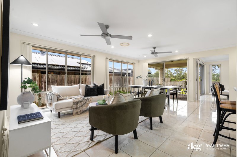 Photo - 20 Barcombe Drive, Berrinba QLD 4117 - Image 4