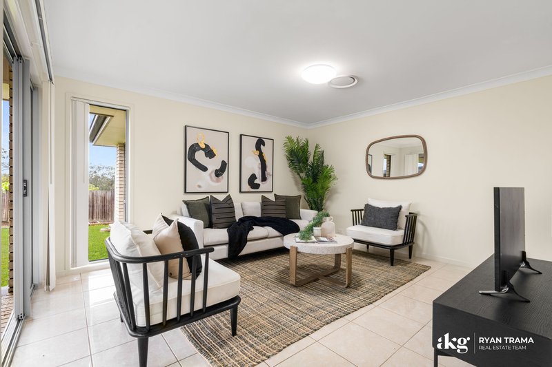 Photo - 20 Barcombe Drive, Berrinba QLD 4117 - Image 9