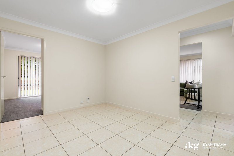 Photo - 20 Barcombe Drive, Berrinba QLD 4117 - Image 13