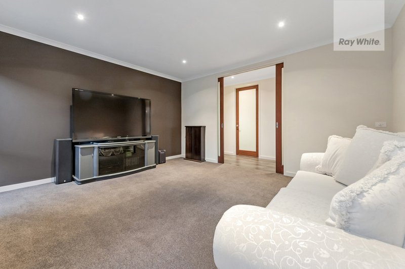 Photo - 20 Baronial Way, Craigieburn VIC 3064 - Image 11