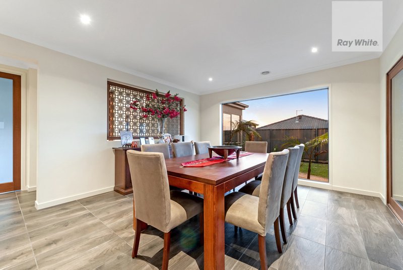 Photo - 20 Baronial Way, Craigieburn VIC 3064 - Image 12