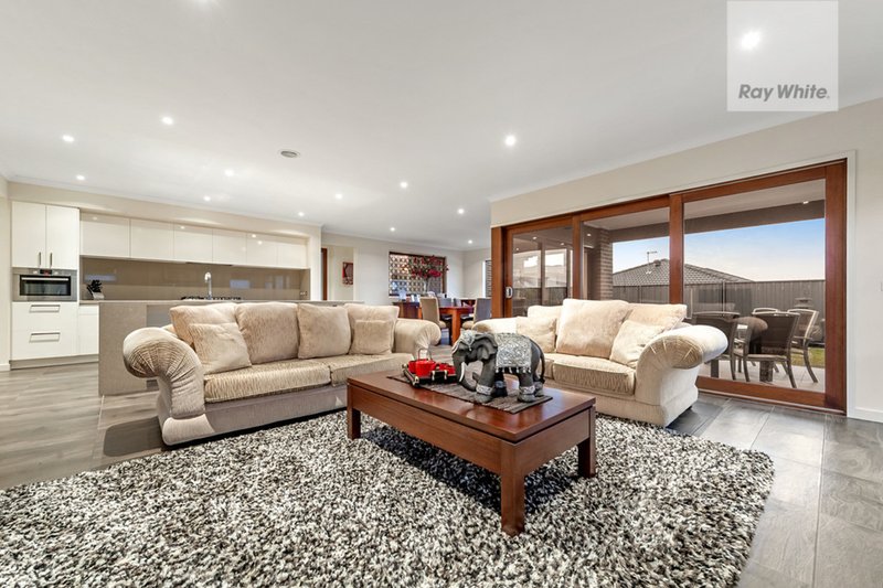 Photo - 20 Baronial Way, Craigieburn VIC 3064 - Image 14