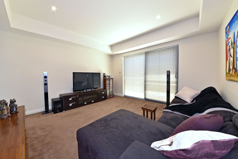 Photo - 20 Baton Rouge Drive, Mindarie WA 6030 - Image 10