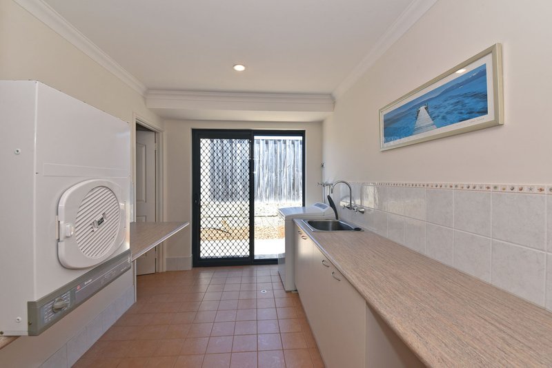 Photo - 20 Baton Rouge Drive, Mindarie WA 6030 - Image 16