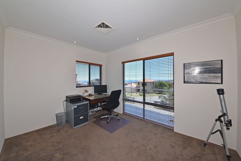 Photo - 20 Baton Rouge Drive, Mindarie WA 6030 - Image 21