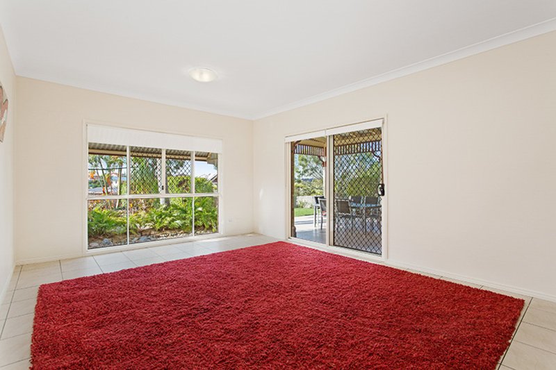 Photo - 20 Bauple Street, Albany Creek QLD 4035 - Image 6