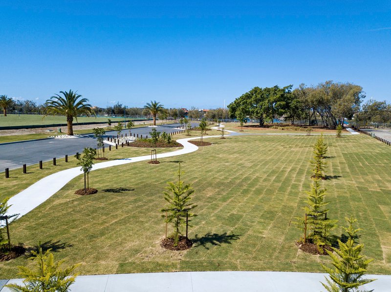 Photo - 20 Belair Crescent, Paradise Point QLD 4216 - Image 9