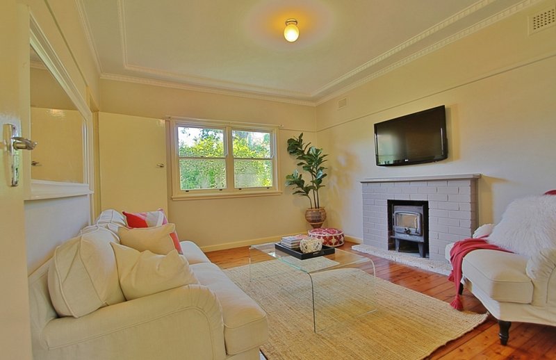 Photo - 20 Bellevue Road, Faulconbridge NSW 2776 - Image 2