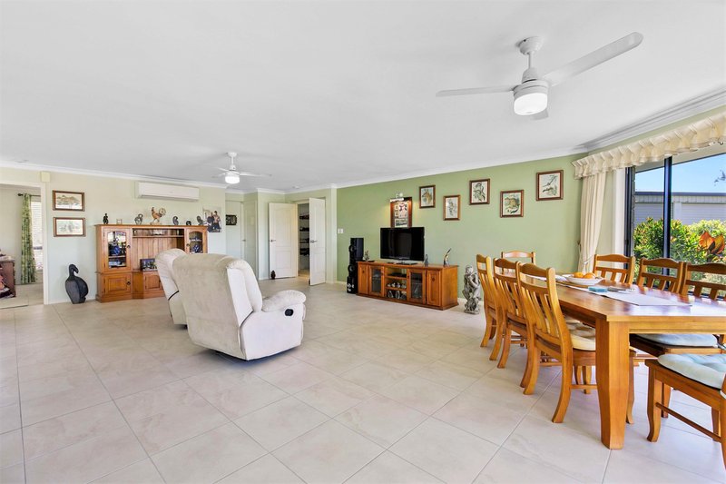 Photo - 20 Bentwood Street, Burrum Heads QLD 4659 - Image 11