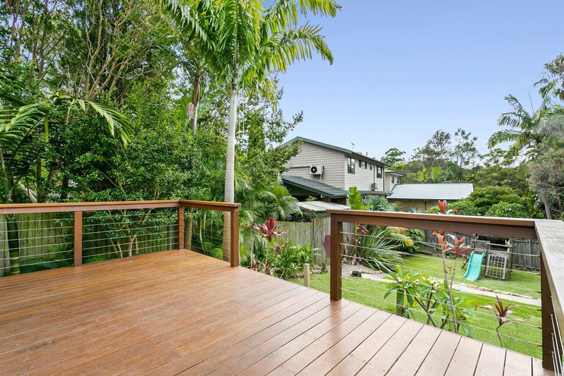 Photo - 20 Binalong Avenue, Allambie Heights NSW 2100 - Image 2