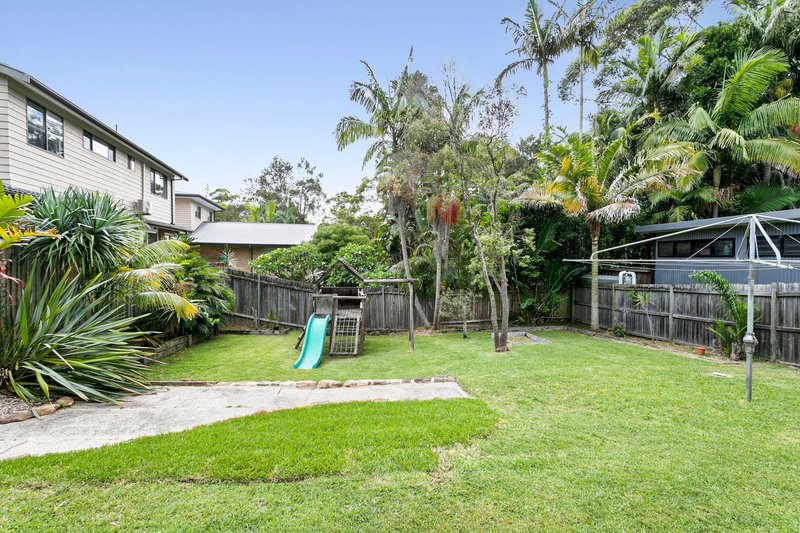 Photo - 20 Binalong Avenue, Allambie Heights NSW 2100 - Image 4