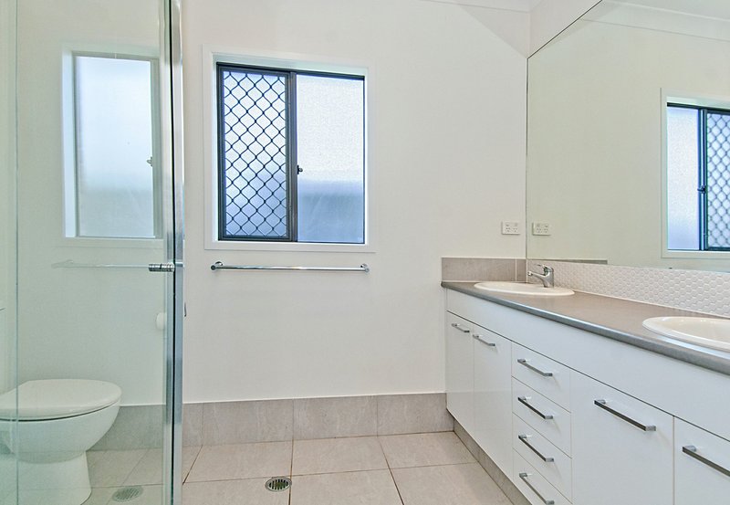 Photo - 20 Bindra Street, Holmview QLD 4207 - Image 10