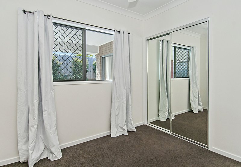 Photo - 20 Bindra Street, Holmview QLD 4207 - Image 14