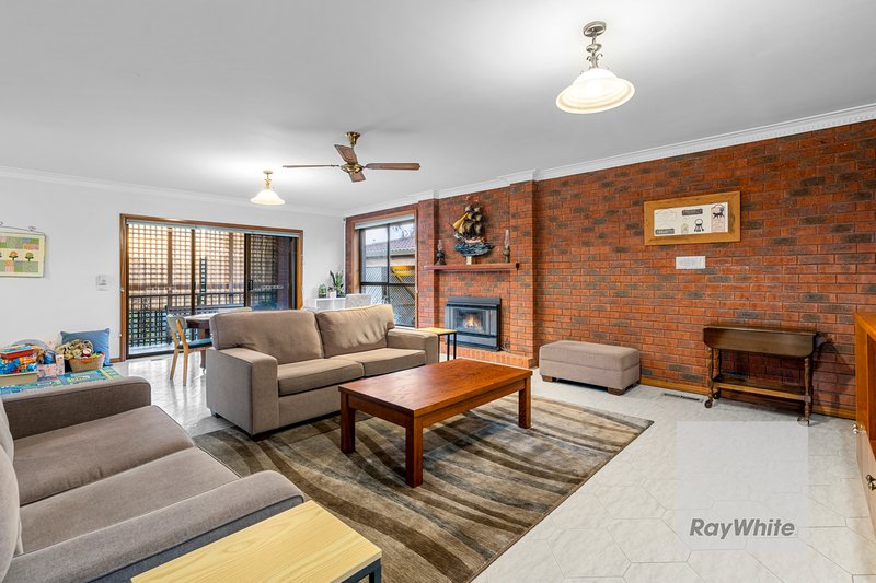 Photo - 20 Binnak Drive, Watsonia North VIC 3087 - Image 7