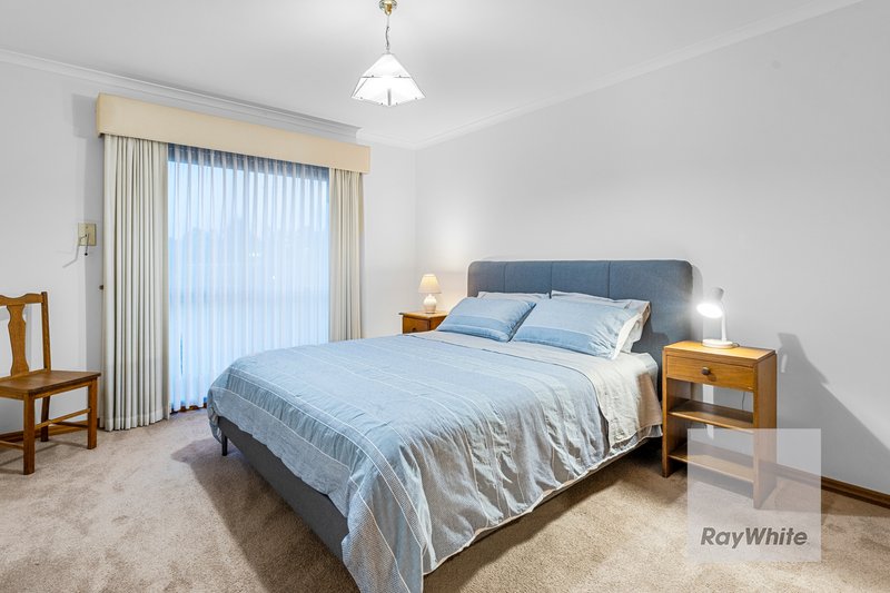 Photo - 20 Binnak Drive, Watsonia North VIC 3087 - Image 16