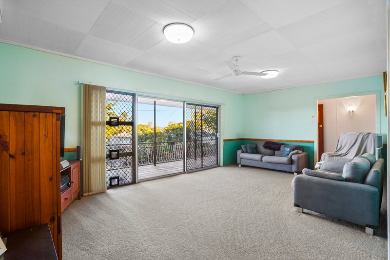 Photo - 20 Blaxland Street, Eastern Heights QLD 4305 - Image 4