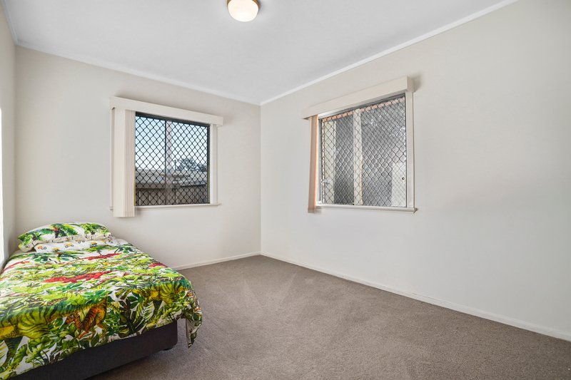 Photo - 20 Blaxland Street, Eastern Heights QLD 4305 - Image 11