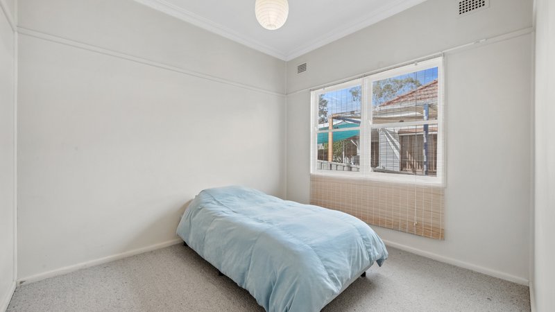 Photo - 20 Bocking Avenue, Bradbury NSW 2560 - Image 7