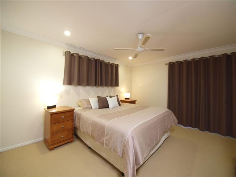 Photo - 20 Boondooma Circuit, Albany Creek QLD 4035 - Image 8