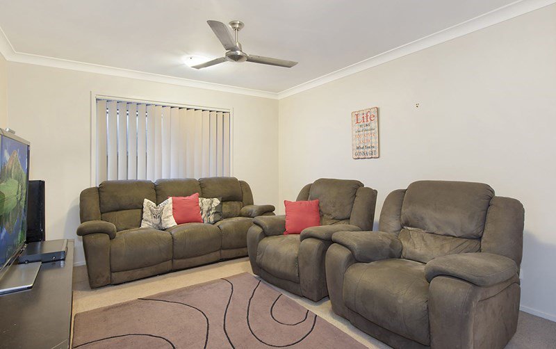 Photo - 20 Borbidge Street, North Lakes QLD 4509 - Image 3