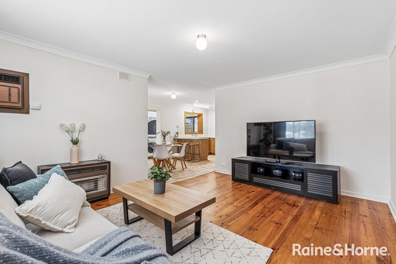 Photo - 20 Botanic Grove, Hackham SA 5163 - Image 2
