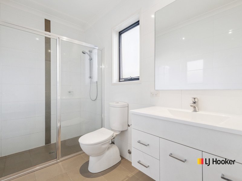 Photo - 20 Bott Crescent, Casey ACT 2913 - Image 10