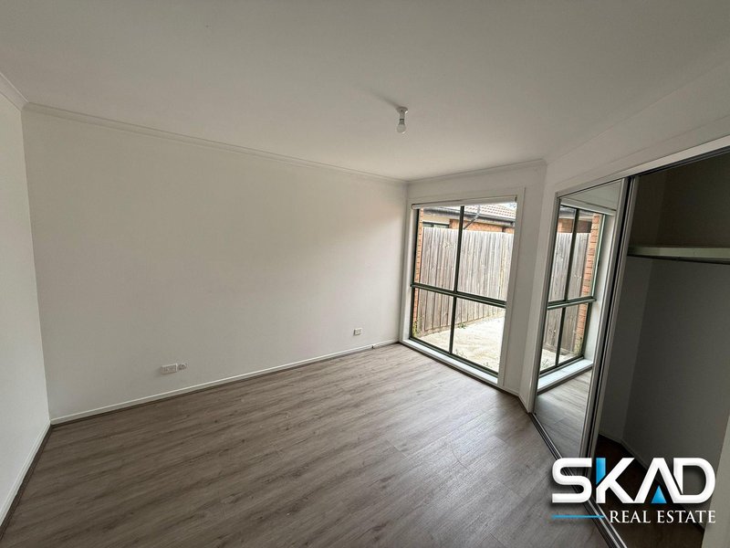 Photo - 20 Brecon Nook, Craigieburn VIC 3064 - Image 5