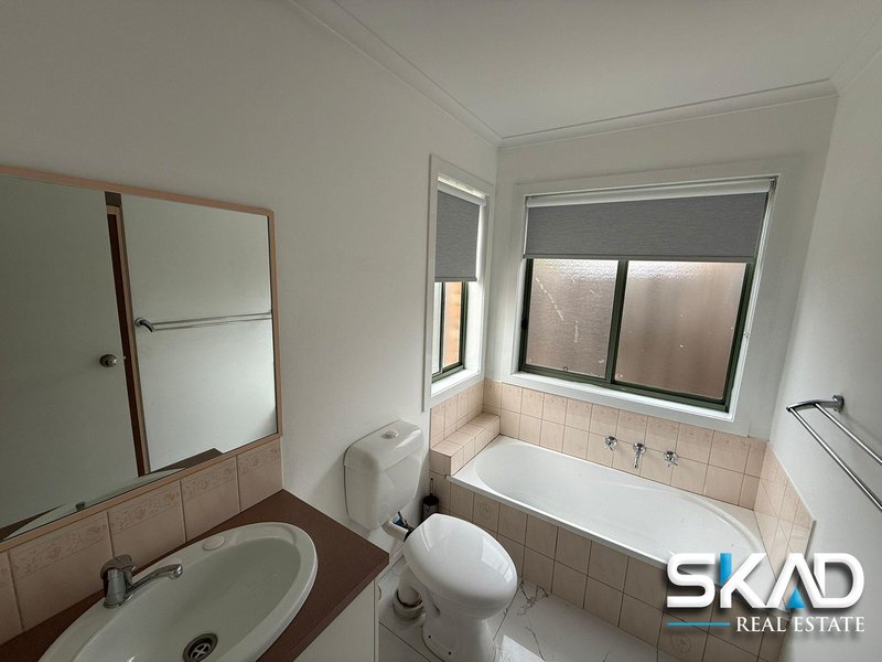 Photo - 20 Brecon Nook, Craigieburn VIC 3064 - Image 8