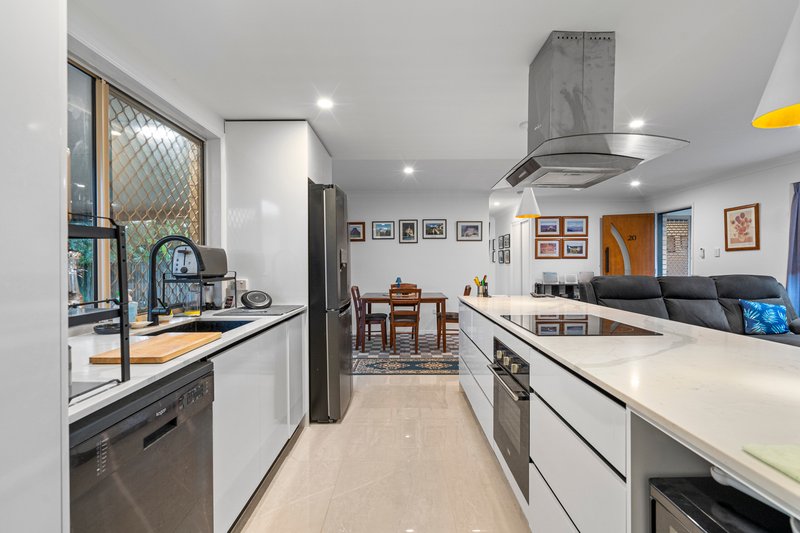 Photo - 20 Bridgewater Road, Springfield QLD 4300 - Image 8