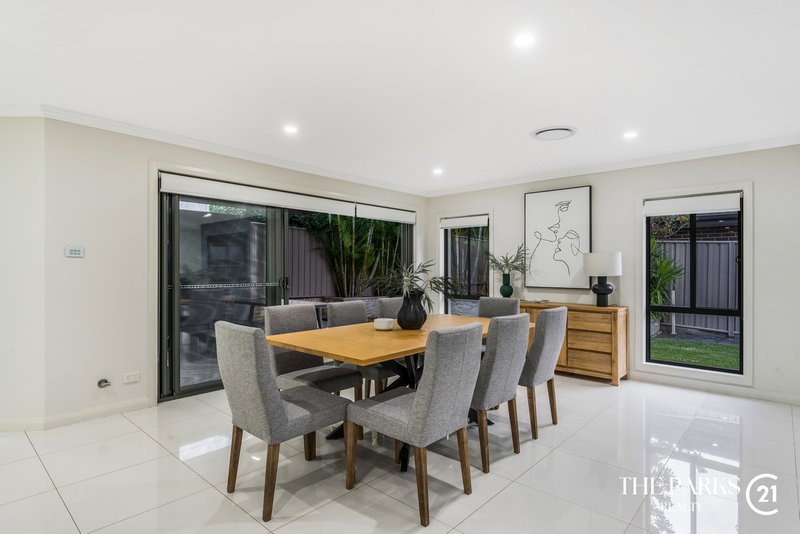 Photo - 20 Broadbent Avenue, Middleton Grange NSW 2171 - Image 13