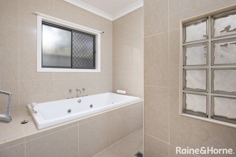 Photo - 20 Brownlow Drive, Bourkelands NSW 2650 - Image 11