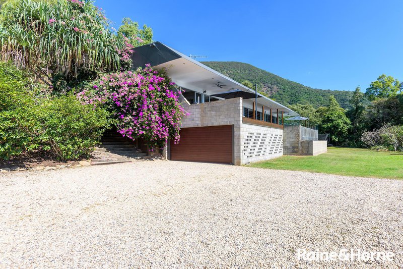 Photo - 20 Bruce Avenue, Oak Beach QLD 4877 - Image 17