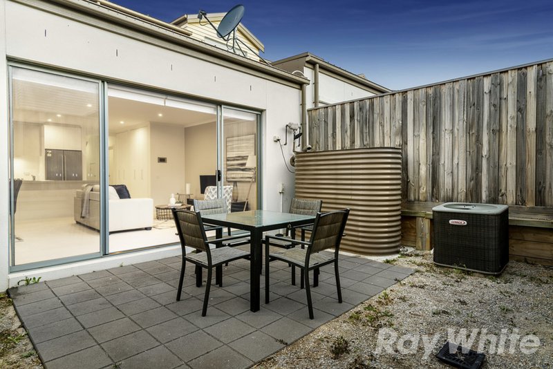 Photo - 20 Brunton Crescent, Mulgrave VIC 3170 - Image 10