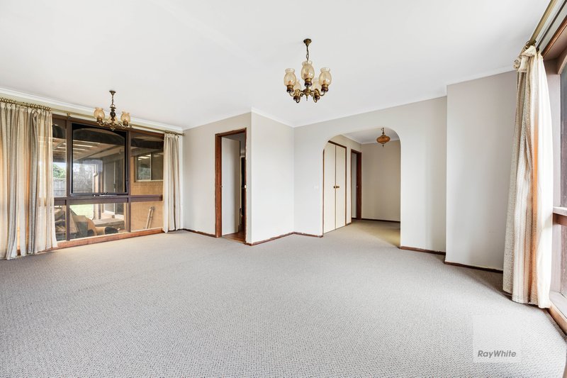 Photo - 20 Brunton Crescent, Tullamarine VIC 3043 - Image 9