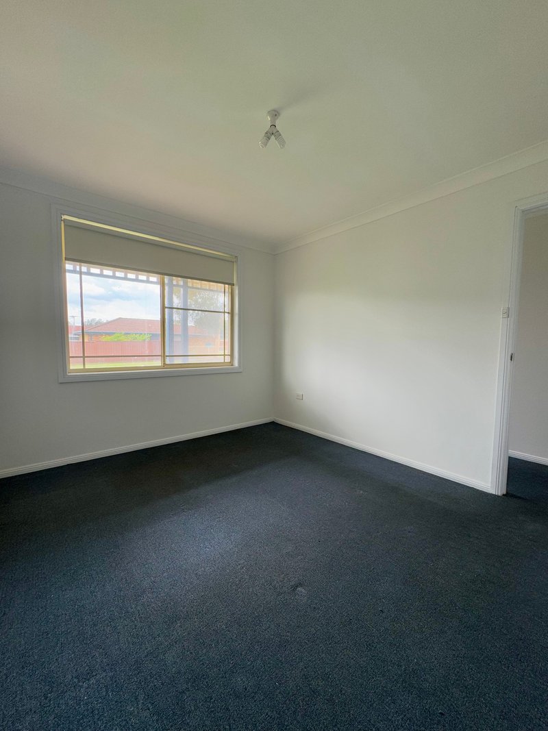 Photo - 20 Budgerigar Street, Green Valley NSW 2168 - Image 9