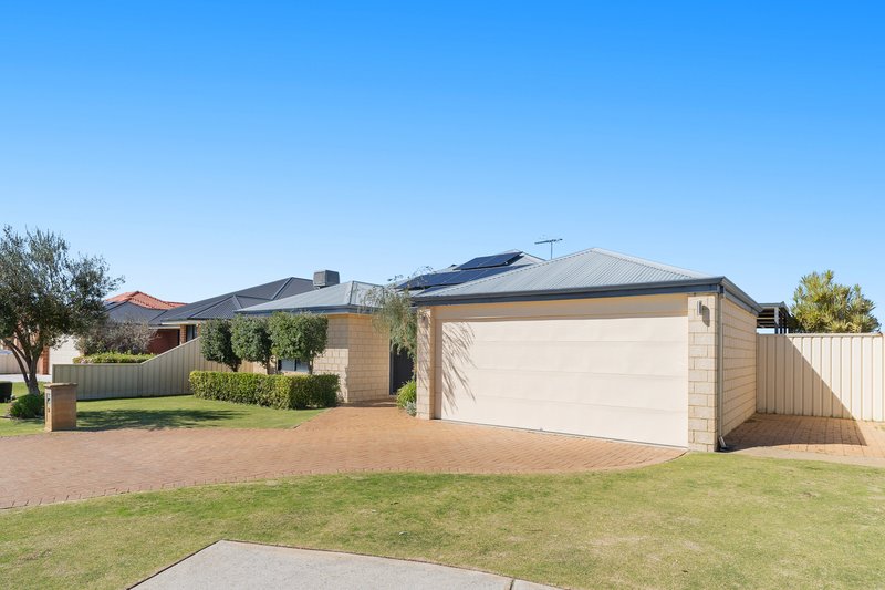 Photo - 20 Burbank Street, Canning Vale WA 6155 - Image 2