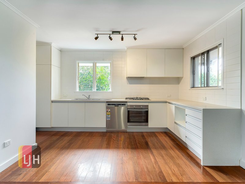 Photo - 20 Burbank Street, Stafford Heights QLD 4053 - Image 5