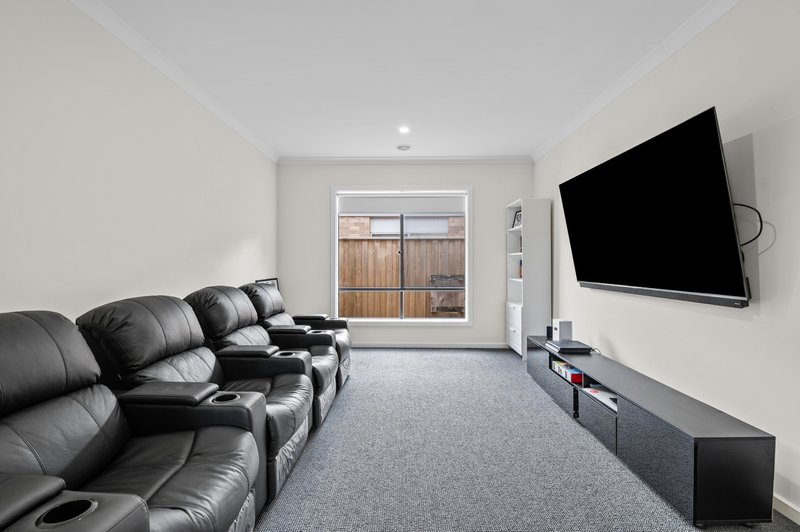 Photo - 20 Burgess Street, Mernda VIC 3754 - Image 5