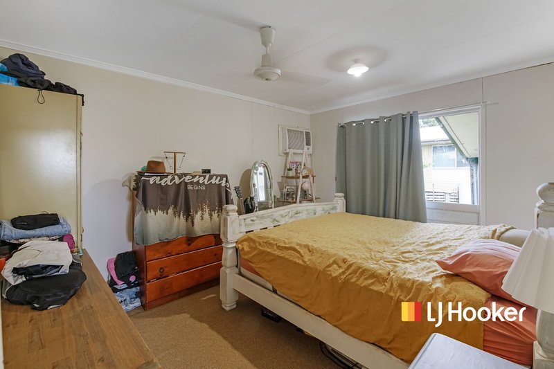 Photo - 20 Burke Drive, Moranbah QLD 4744 - Image 4
