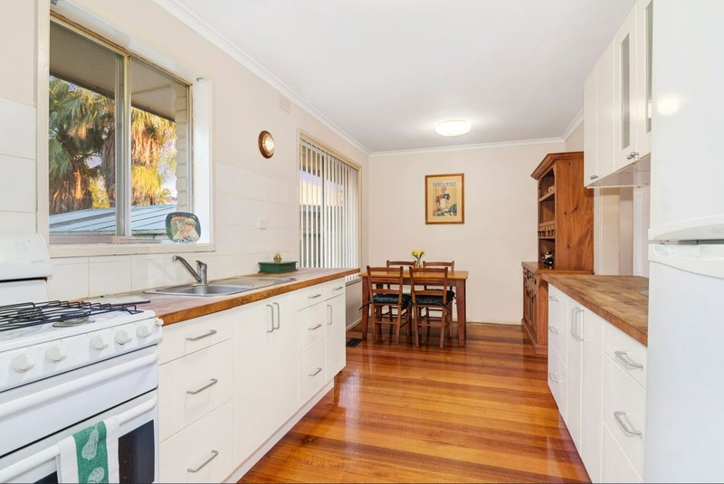 Photo - 20 Burke Road, Ferntree Gully VIC 3156 - Image 2