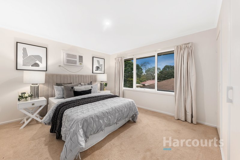 Photo - 20 Burlington Crescent, Wantirna VIC 3152 - Image 5