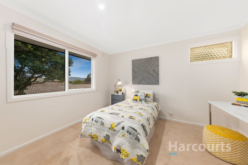 Photo - 20 Burlington Crescent, Wantirna VIC 3152 - Image 9