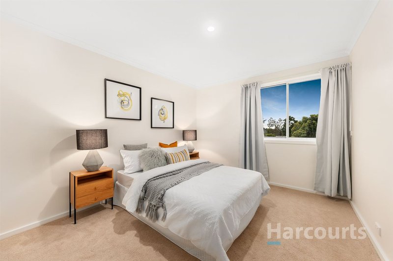 Photo - 20 Burlington Crescent, Wantirna VIC 3152 - Image 8