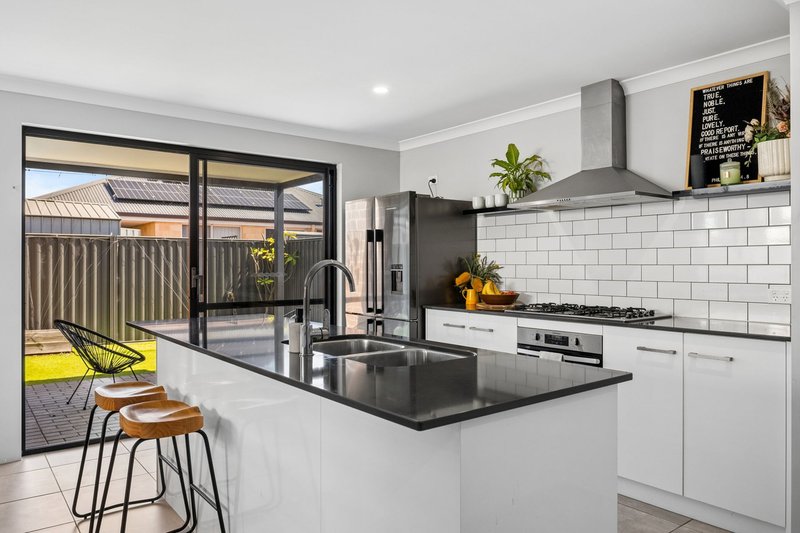 Photo - 20 Burnett Road, Brabham WA 6055 - Image 2