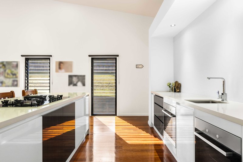 Photo - 20 Calcutt Road, Gowrie Junction QLD 4352 - Image 2