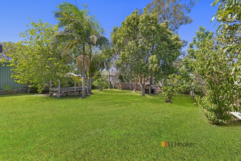 Photo - 20 Cambridge Avenue, Kanwal NSW 2259 - Image 2