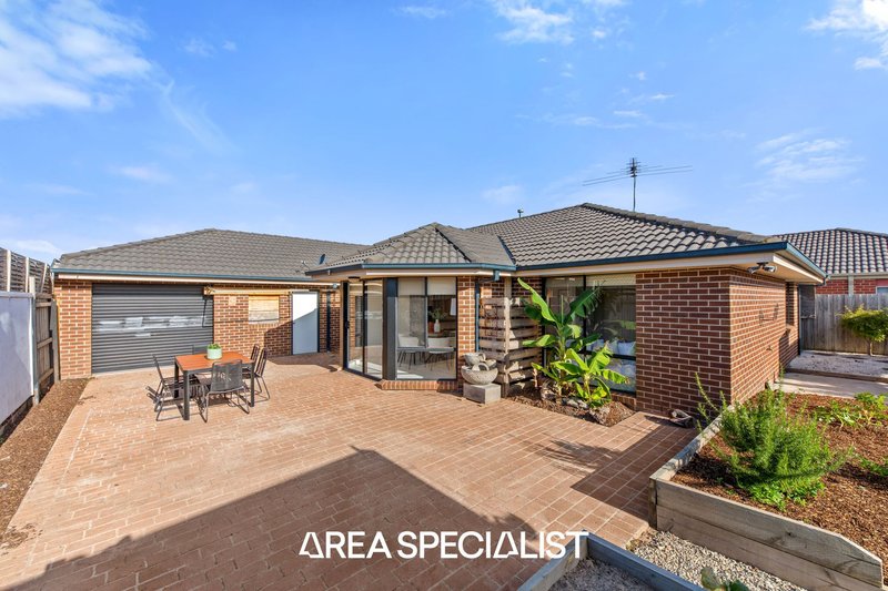 Photo - 20 Camelia Way, Pakenham VIC 3810 - Image 16