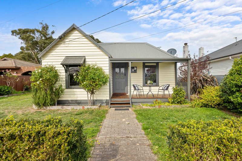 Photo - 20 Canterbury Street, Brown Hill VIC 3350 - Image 1