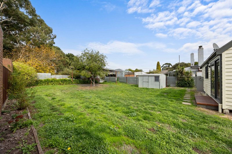 Photo - 20 Canterbury Street, Brown Hill VIC 3350 - Image 20