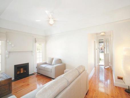 Photo - 20 Canterbury Street, Brown Hill VIC 3350 - Image 2